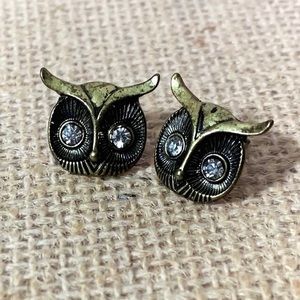 Owl stud earrings